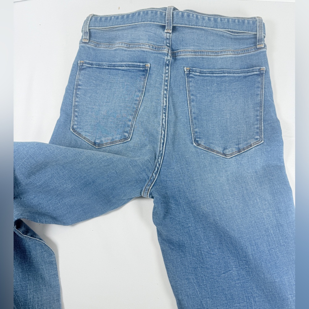 NWOT Abercrombie & Fitch Ultra High Rise Flare Jeans – Size 29 / 8R - Picture 5 of 8